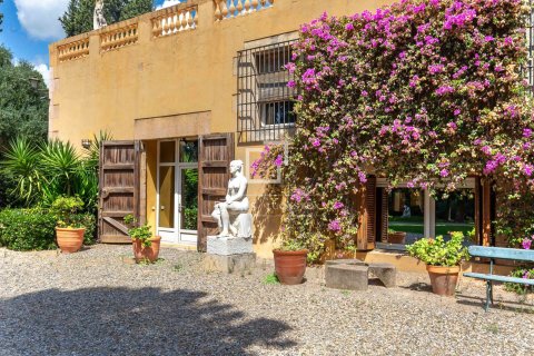Villa de 5 dormitorios en venta en Esplugues de Llobregat, Barcelona, Cataluña, Spain № 3890 - foto 5