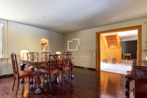 Villa de 5 dormitorios en venta en Esplugues de Llobregat, Barcelona, Cataluña, Spain № 3890 - foto 14