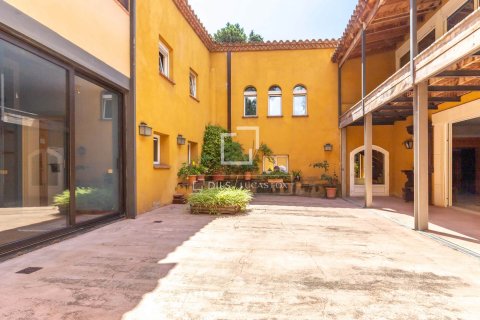 Villa de 5 dormitorios en venta en Esplugues de Llobregat, Barcelona, Cataluña, Spain № 3890 - foto 24