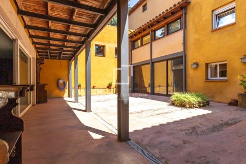 Villa de 5 dormitorios en venta en Esplugues de Llobregat, Barcelona, Cataluña, Spain № 3890 - foto 28