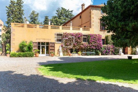 Villa de 5 dormitorios en venta en Esplugues de Llobregat, Barcelona, Cataluña, Spain № 3890 - foto 2
