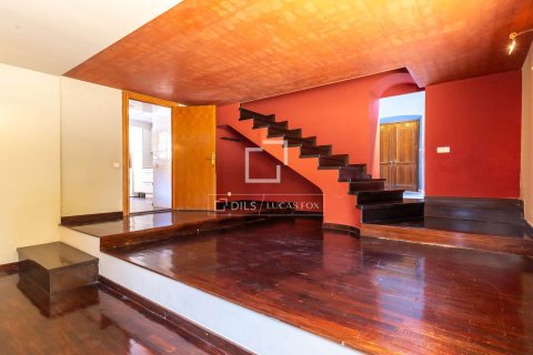 Villa de 5 dormitorios en venta en Esplugues de Llobregat, Barcelona, Cataluña, Spain № 3890 - foto 16