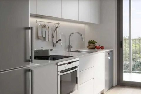 Apartamento de 3 dormitorios en venta en Parc dels Cirers L'Hospitalet de Llobregat, Barcelona, Cataluña, Spain № 3377 - foto 8