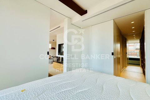 Ático de 3 dormitorios en venta en Barcelona, Cataluña, Spain № 5566 - foto 9