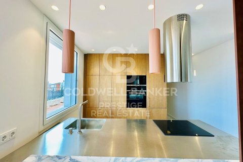 Ático de 3 dormitorios en venta en Barcelona, Cataluña, Spain № 5566 - foto 23