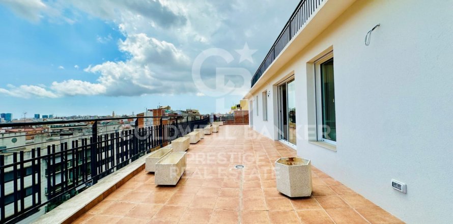 Ático de 3 dormitorios en venta en Barcelona, Cataluña, Spain № 5566