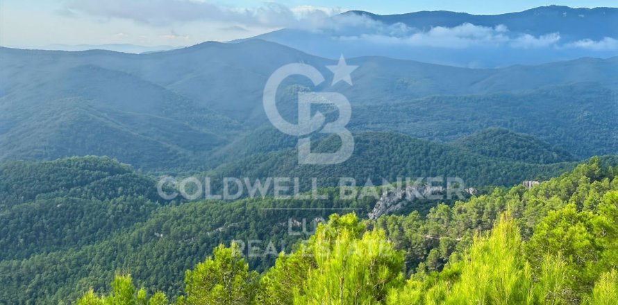 Parcela de 2209730 m² en venta en Girona, Gerona, Cataluña, Spain № 5565