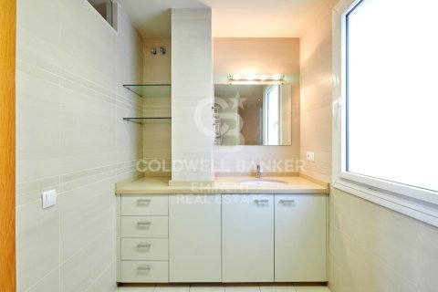 Ático de 3 dormitorios en venta en Barcelona, Cataluña, Spain № 5707 - foto 16