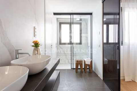 Apartamento de 2 dormitorios en venta en Barcelona, Cataluña, Spain № 5712 - foto 20