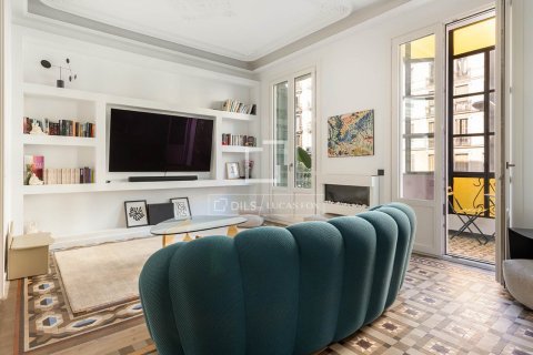 Apartamento de 3 dormitorios en venta en Barcelona, Cataluña, Spain № 4164 - foto 13