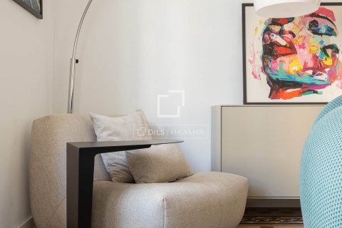 Apartamento de 3 dormitorios en venta en Barcelona, Cataluña, Spain № 4164 - foto 17
