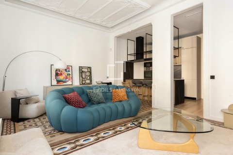 Apartamento de 3 dormitorios en venta en Barcelona, Cataluña, Spain № 4164 - foto 24