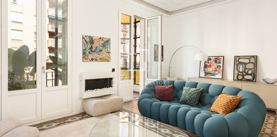 Apartamento de 3 dormitorios en venta en Barcelona, Cataluña, Spain № 4164