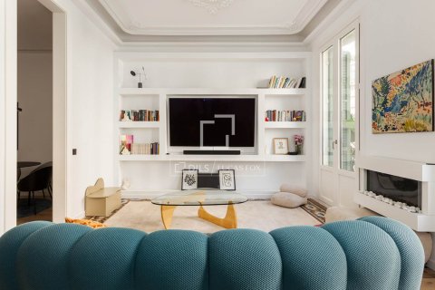Apartamento de 3 dormitorios en venta en Barcelona, Cataluña, Spain № 4164 - foto 14