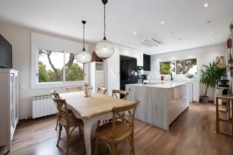Сasa de 6 dormitorios en venta en Castelldefels, Barcelona, Cataluña, Spain № 1400 - foto 23