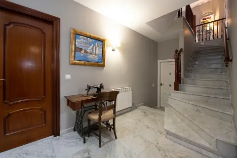 Сasa de 6 dormitorios en venta en Castelldefels, Barcelona, Cataluña, Spain № 1400 - foto 16
