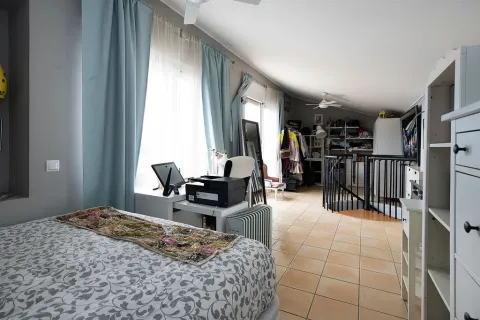 Сasa de 6 dormitorios en venta en Castelldefels, Barcelona, Cataluña, Spain № 1400 - foto 13