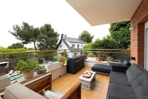 Сasa de 6 dormitorios en venta en Castelldefels, Barcelona, Cataluña, Spain № 1400 - foto 22