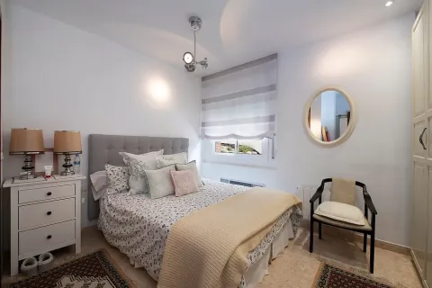 Сasa de 6 dormitorios en venta en Castelldefels, Barcelona, Cataluña, Spain № 1400 - foto 4