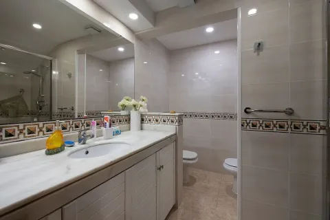 Сasa de 6 dormitorios en venta en Castelldefels, Barcelona, Cataluña, Spain № 1400 - foto 7
