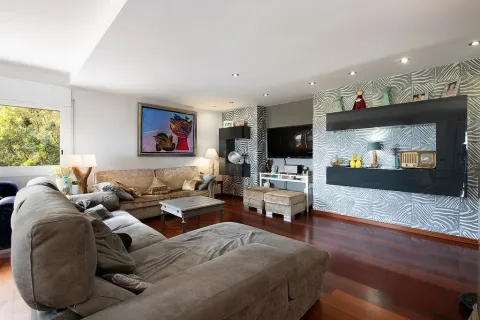 Сasa de 6 dormitorios en venta en Castelldefels, Barcelona, Cataluña, Spain № 1400 - foto 20