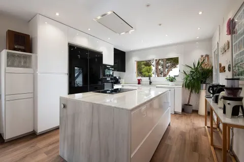 Сasa de 6 dormitorios en venta en Castelldefels, Barcelona, Cataluña, Spain № 1400 - foto 24