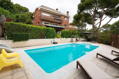 Сasa de 6 dormitorios en venta en Castelldefels, Barcelona, Cataluña, Spain № 1400