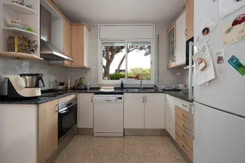 Сasa de 6 dormitorios en venta en Castelldefels, Barcelona, Cataluña, Spain № 1400 - foto 3