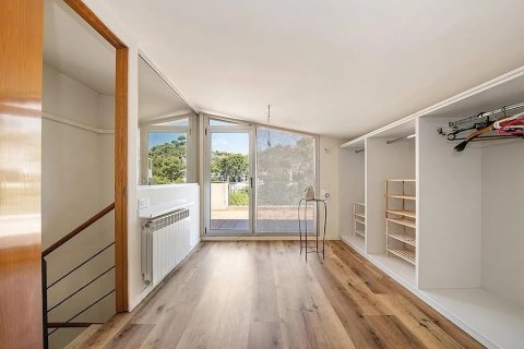 Casa adosada de 4 dormitorios en venta en Castelldefels, Barcelona, Cataluña, Spain № 1402 - foto 22