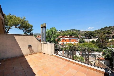 Casa adosada de 4 dormitorios en venta en Castelldefels, Barcelona, Cataluña, Spain № 1402 - foto 25