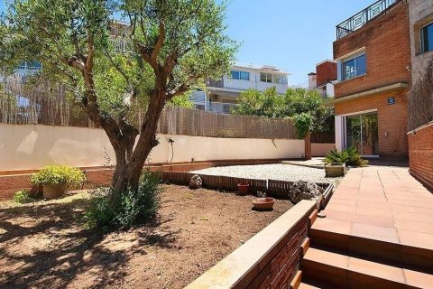 Casa adosada de 4 dormitorios en venta en Castelldefels, Barcelona, Cataluña, Spain № 1402 - foto 5