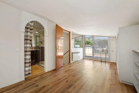 Casa adosada de 4 dormitorios en venta en Castelldefels, Barcelona, Cataluña, Spain № 1402 - foto 21