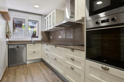 Casa adosada de 4 dormitorios en venta en Castelldefels, Barcelona, Cataluña, Spain № 1402 - foto 13