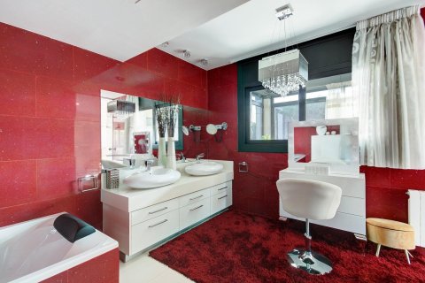 Сasa de 8 dormitorios en venta en Gavà, Barcelona, Cataluña, Spain № 1397 - foto 26