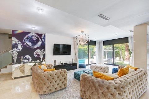 Сasa de 8 dormitorios en venta en Gavà, Barcelona, Cataluña, Spain № 1397 - foto 5