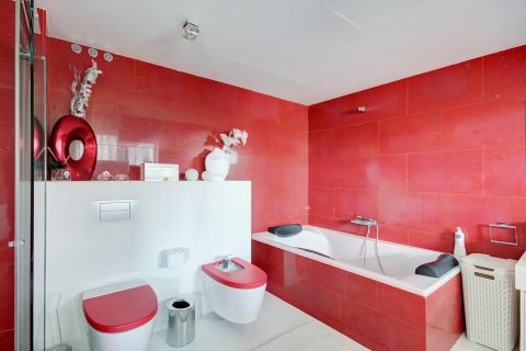 Сasa de 8 dormitorios en venta en Gavà, Barcelona, Cataluña, Spain № 1397 - foto 24
