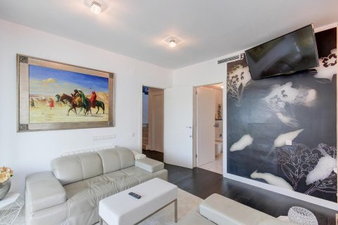 Сasa de 8 dormitorios en venta en Gavà, Barcelona, Cataluña, Spain № 1397 - foto 9