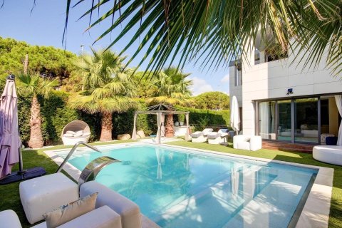Сasa de 8 dormitorios en venta en Gavà, Barcelona, Cataluña, Spain № 1397 - foto 2