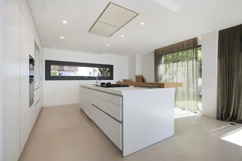 Сasa de 6 dormitorios en venta en Castelldefels, Barcelona, Cataluña, Spain № 1398 - foto 12