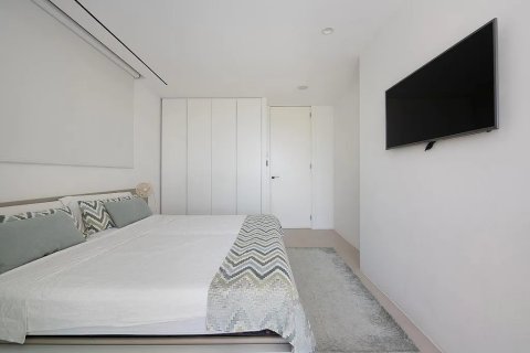 Сasa de 6 dormitorios en venta en Castelldefels, Barcelona, Cataluña, Spain № 1398 - foto 28