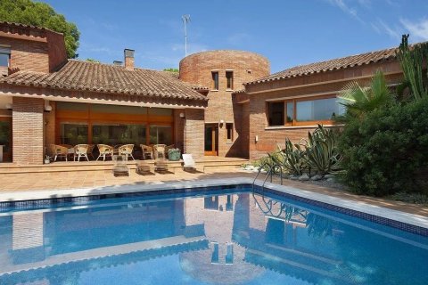 Сasa de 6 dormitorios en venta en Gavà, Barcelona, Cataluña, Spain № 1399 - foto 3