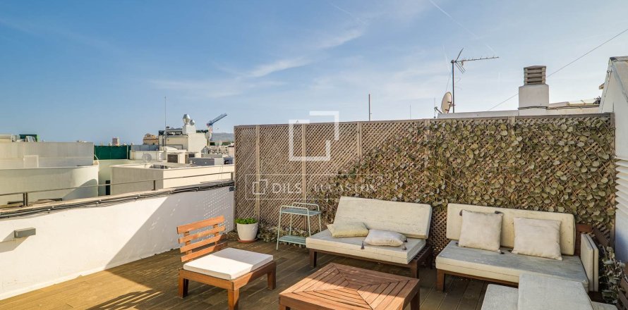 Ático de 3 dormitorios en venta en Barcelona, Cataluña, Spain № 7054