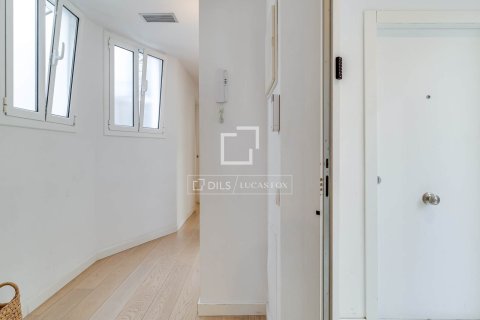 Ático de 3 dormitorios en venta en Barcelona, Cataluña, Spain № 7054 - foto 12