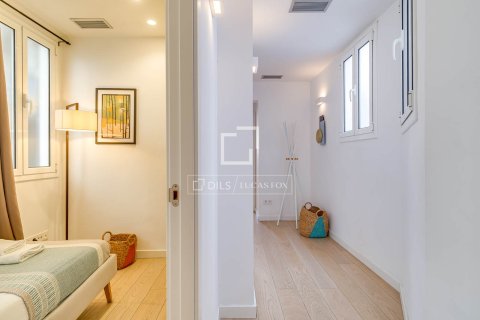 Ático de 3 dormitorios en venta en Barcelona, Cataluña, Spain № 7054 - foto 4
