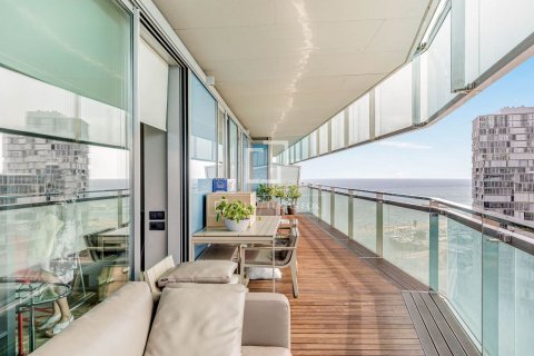 Apartamento de 3 dormitorios en venta en Barcelona, Cataluña, Spain № 8485 - foto 25
