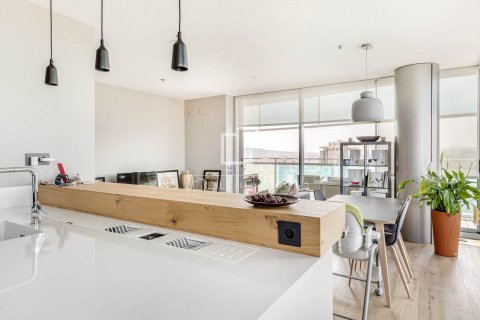 Apartamento de 3 dormitorios en venta en Barcelona, Cataluña, Spain № 8485 - foto 7