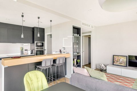 Apartamento de 3 dormitorios en venta en Barcelona, Cataluña, Spain № 8485 - foto 11