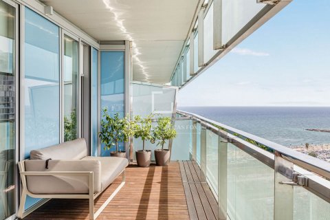 Apartamento de 3 dormitorios en venta en Barcelona, Cataluña, Spain № 8485