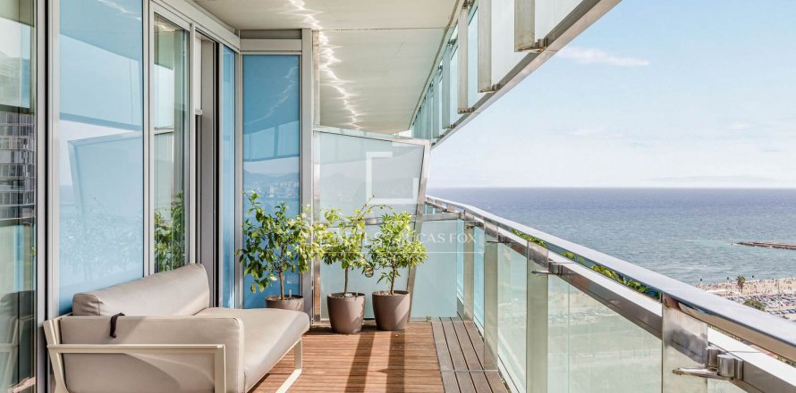 Apartamento de 3 dormitorios en venta en Barcelona, Cataluña, Spain № 8485