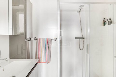 Apartamento de 3 dormitorios en venta en Barcelona, Cataluña, Spain № 8485 - foto 14